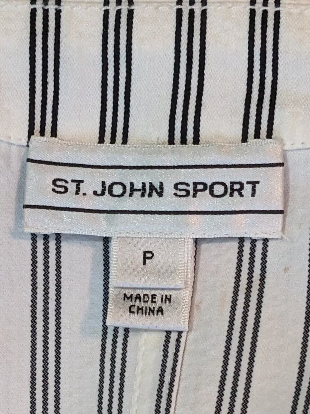 St. John Sport Vintage White with Black Stripes Blazer Size P Preowned - Picture 6 of 6